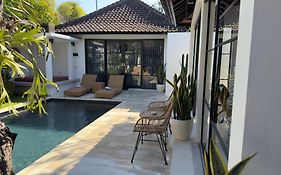 The Kon'S Villa Bali Seminyak